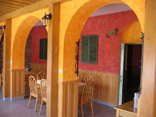 Alojamento de Acomodação e Pequeno-almoço Sziget Hotel&restaurant Tarján